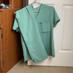 FIGS Jade Scrub Set Small